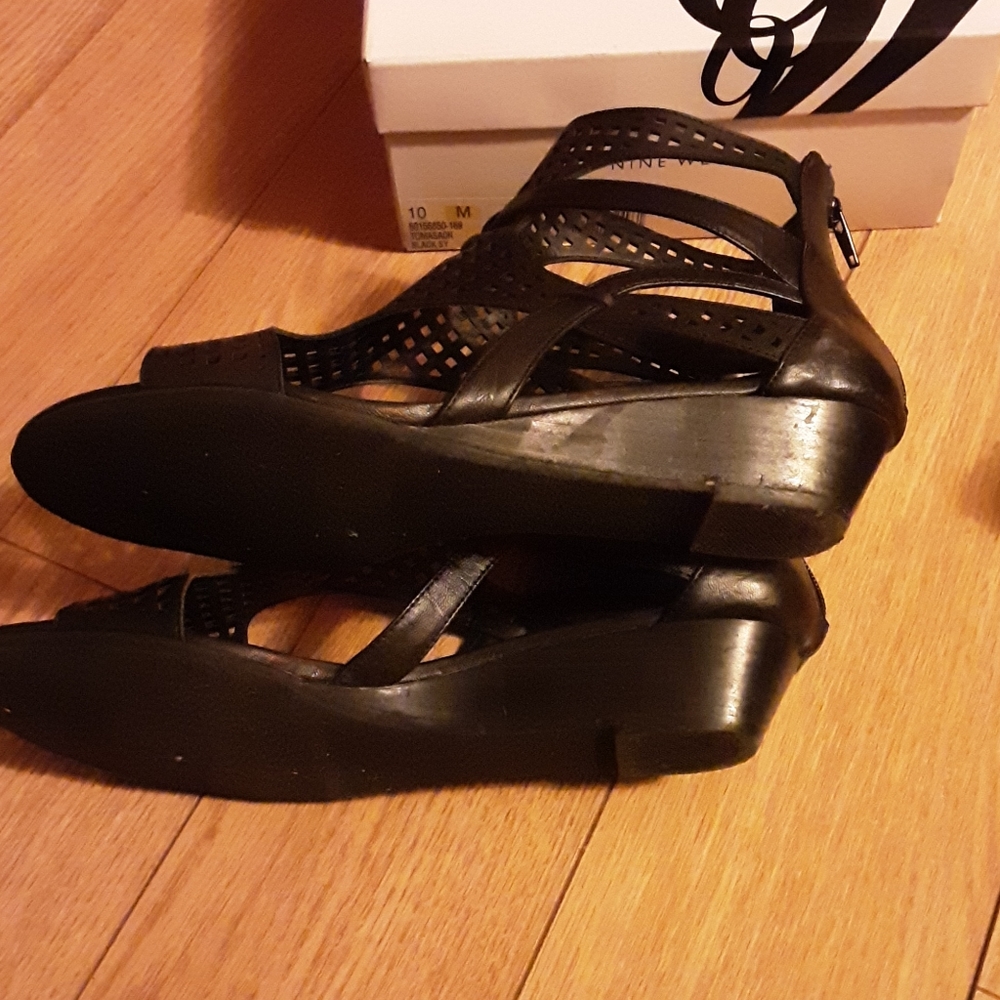 Sandles - Picture 3 of 3